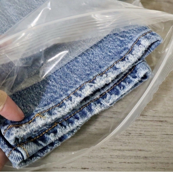 Revolve Levi's Wedgie Icon Fit Button Fly Cropped Jeans Size 28 These Dreams - Picture 5 of 10